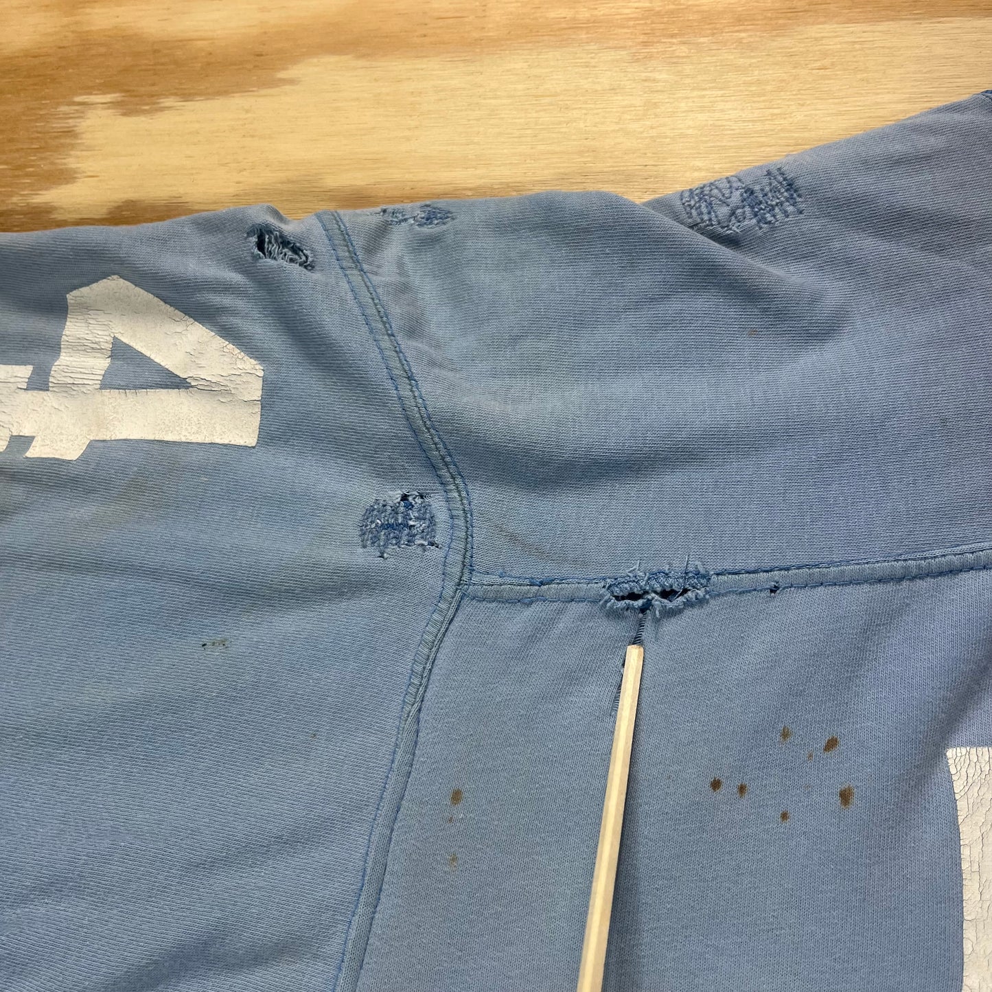 80s VTG thrashed cropped faded blue football jersey - XL/XXL