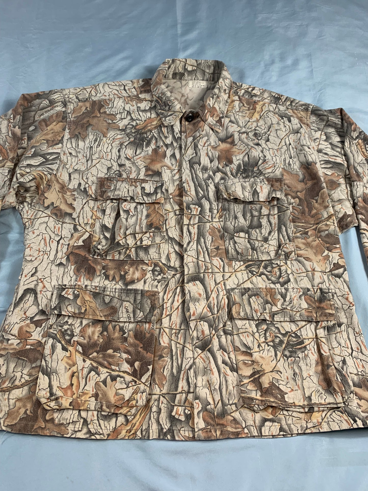 VTG camo trucker jacket - size L/XL