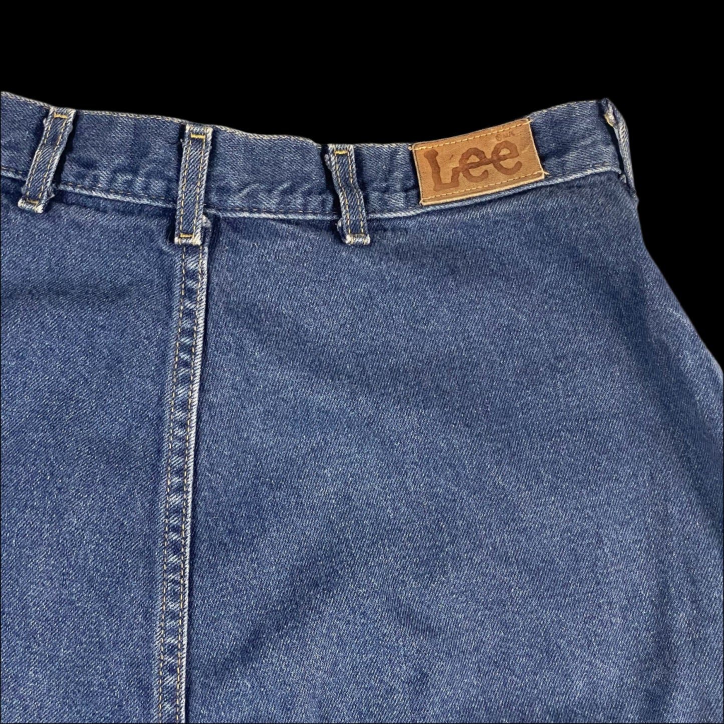 90s VTG Lee pleated high rise bermuda shorts - size M/L