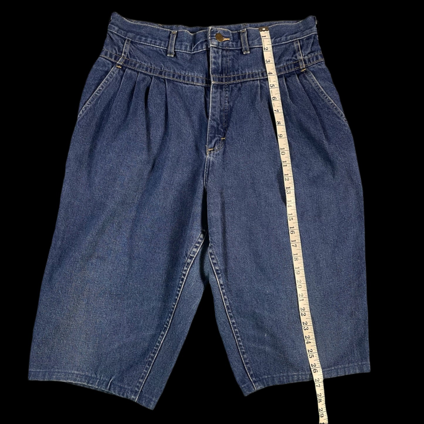 90s VTG Lee pleated high rise bermuda shorts - size M/L
