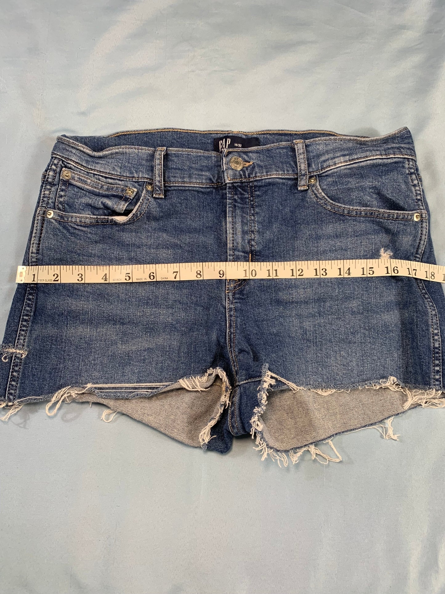 reworked GAP cutoff shorts - M/L