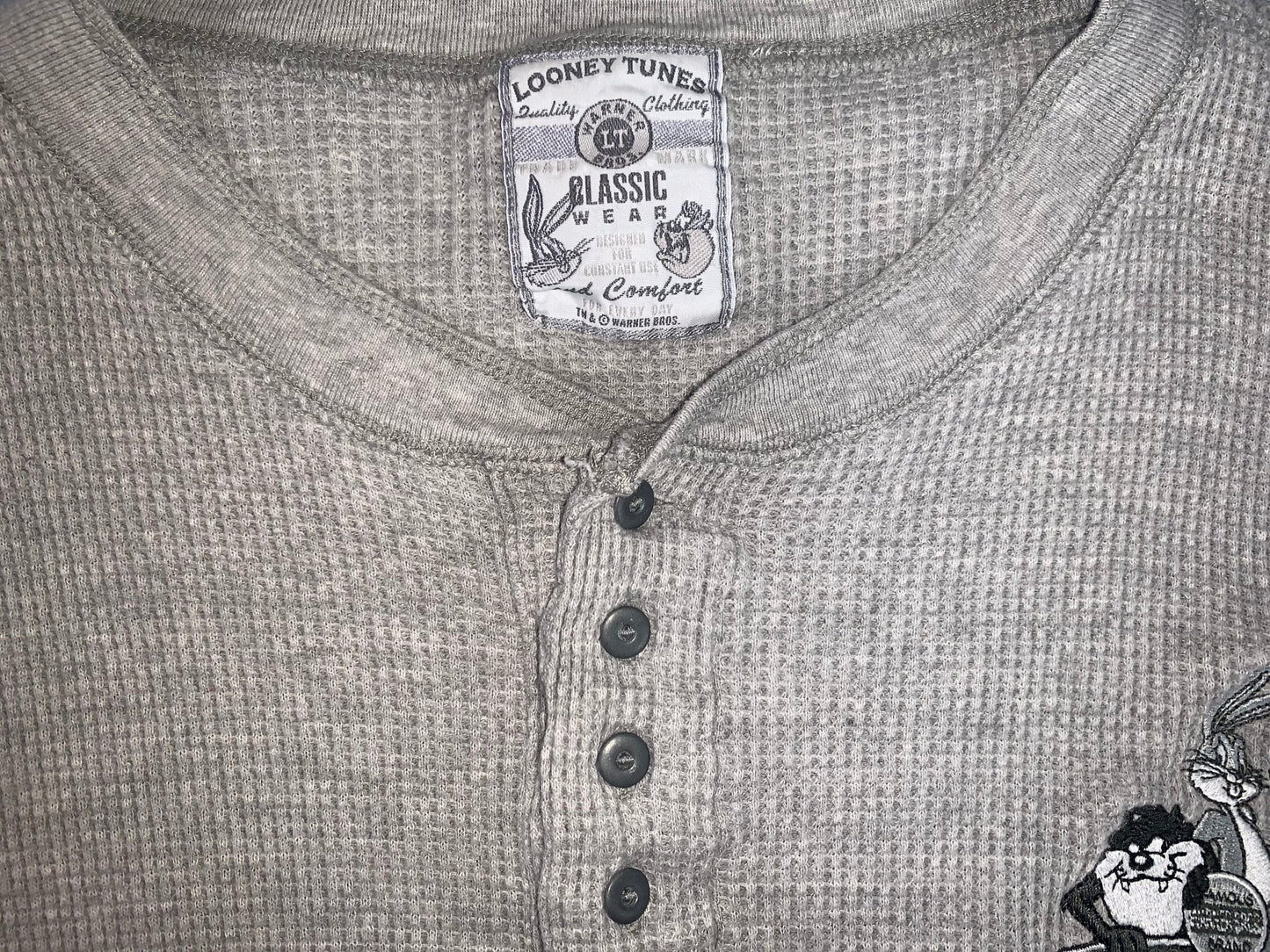 90s vintage Looney Toons henley - size L
