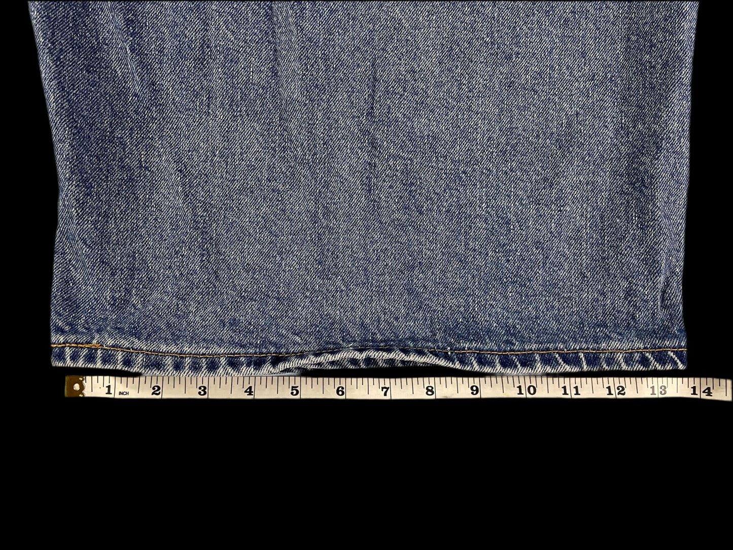90s vintage Levi’s jorts - size 38