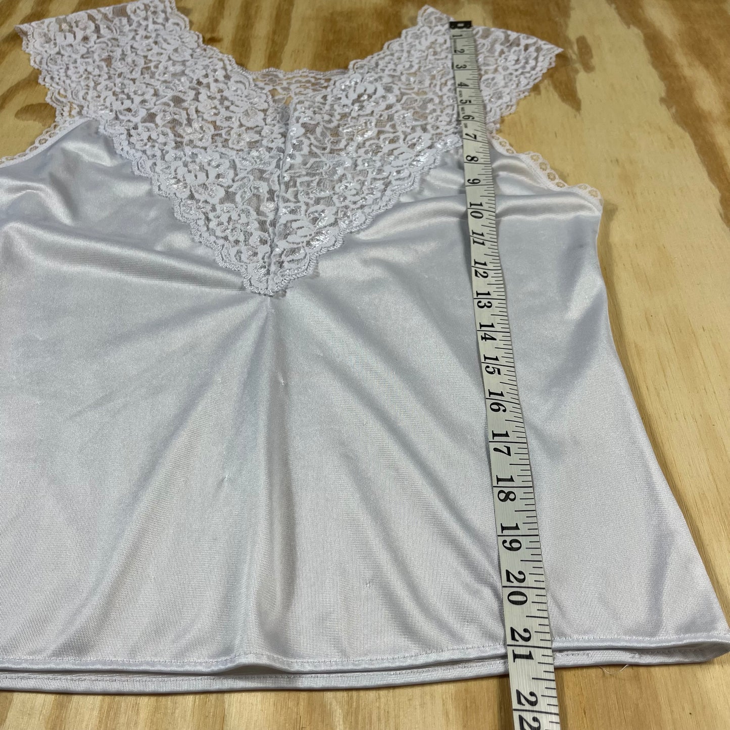 90s VTG lace strap v neck camisole tank - XS/S