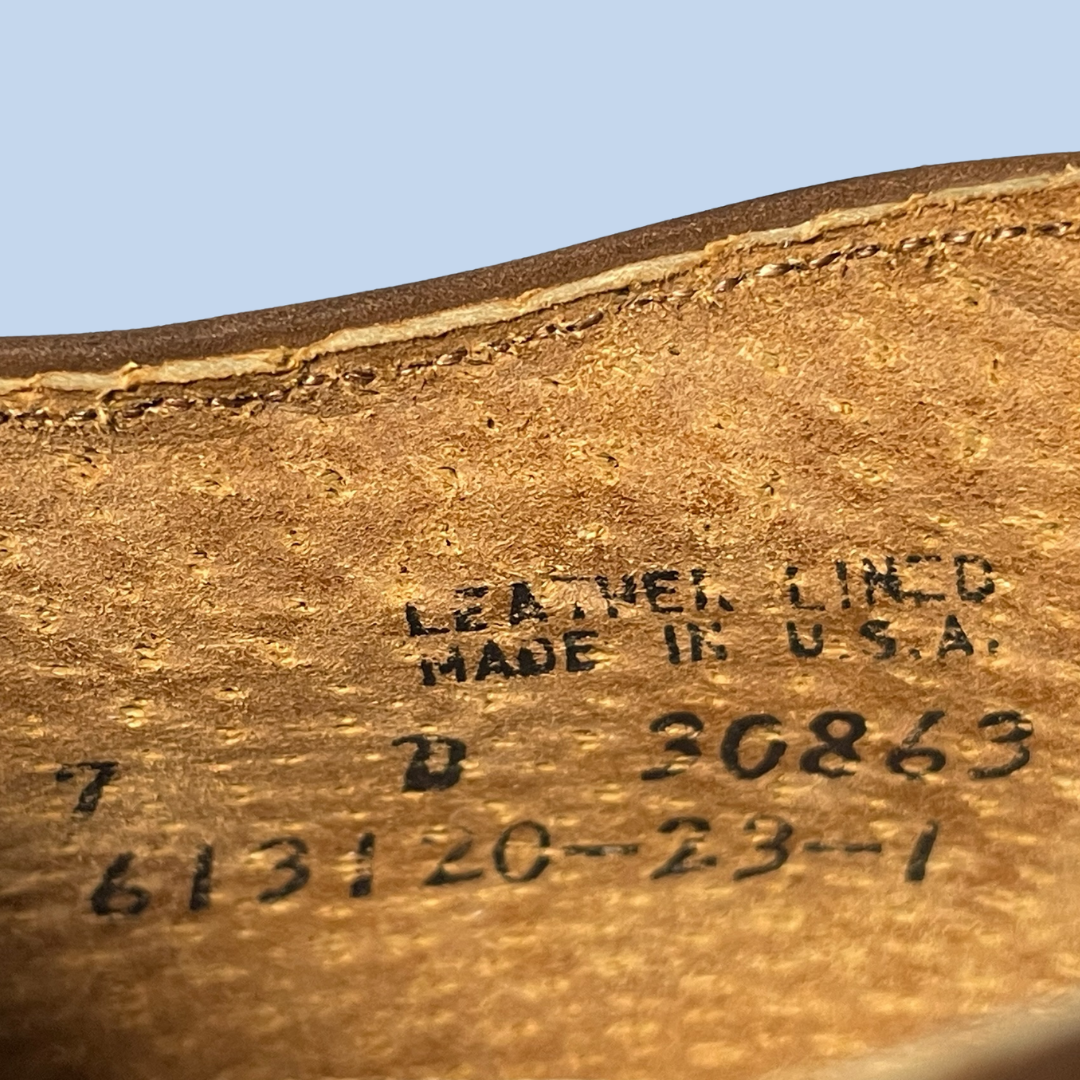90s vintage Gap brogue wingtip shoes - size 7M
