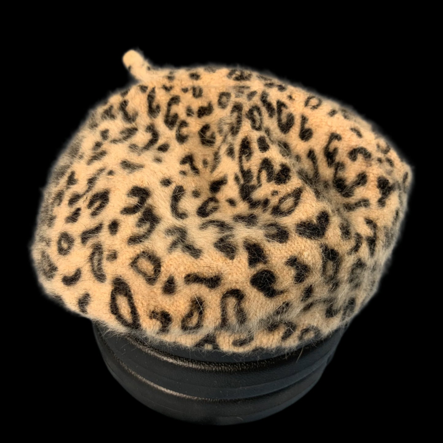 preloved leopard beret - size OS