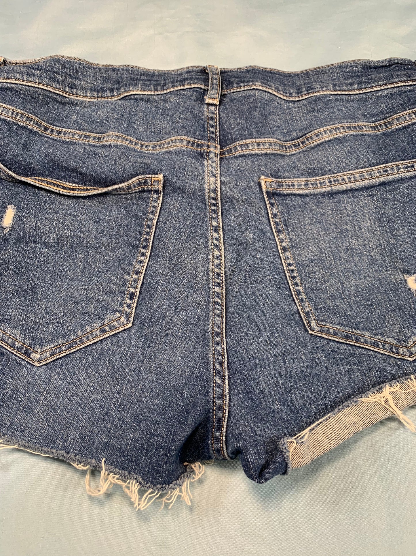 reworked GAP cutoff shorts - M/L