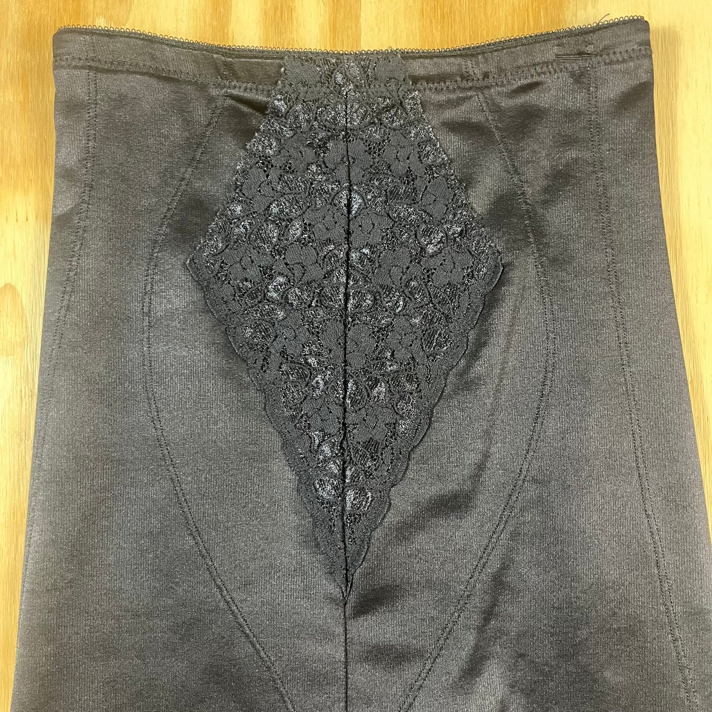 preloved Miraclesuit lace trim shapewear shorts - S/M