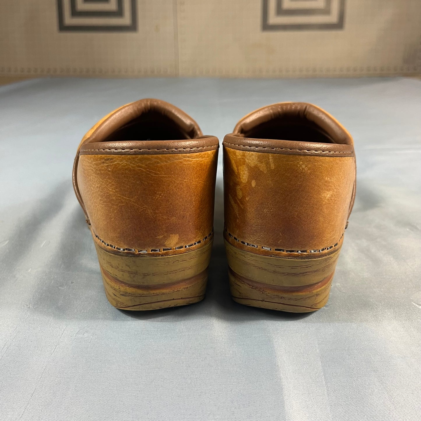 preloved Dansko professional clogs - size 38W