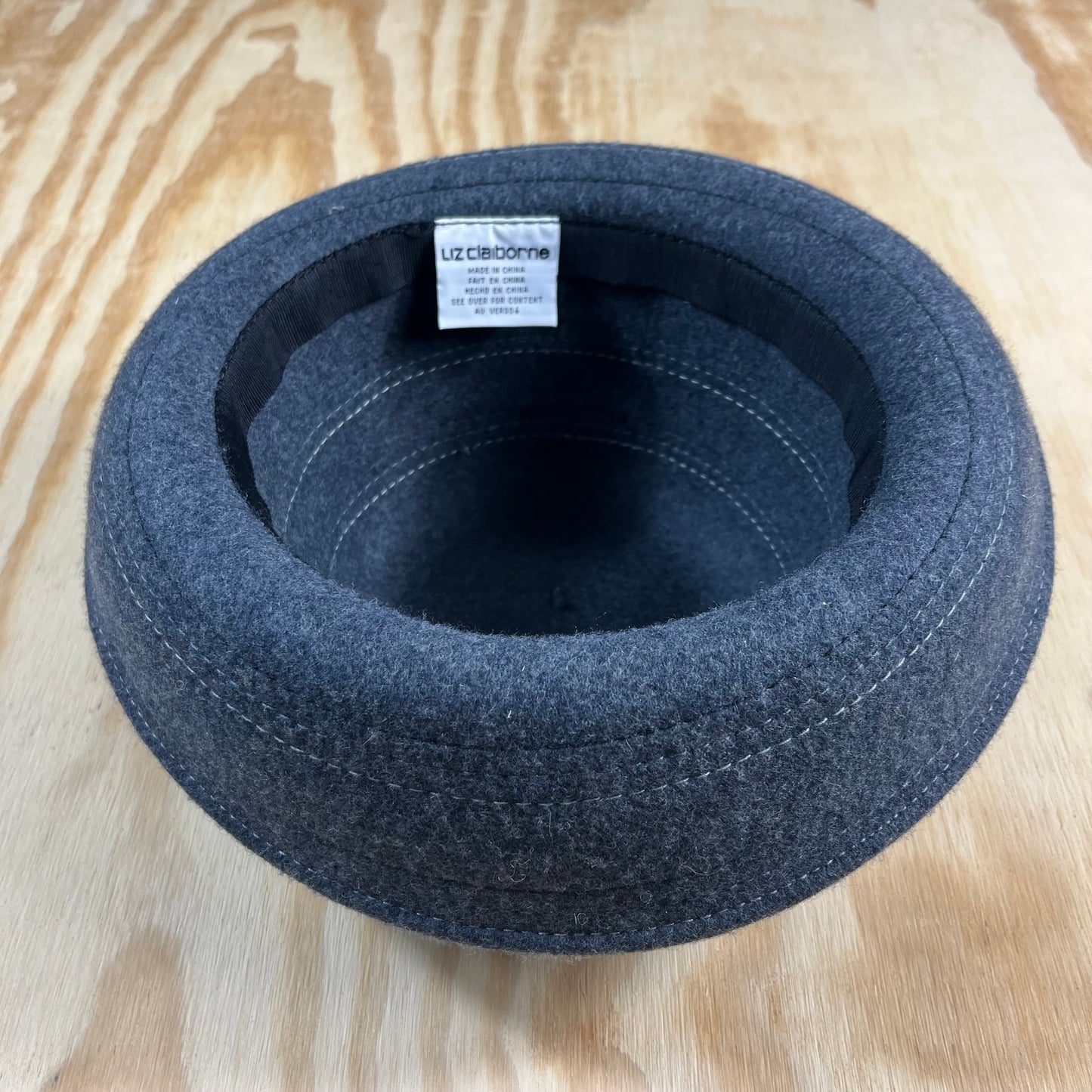 90s VTG Liz Claiborne charcoal wool cloche hat - O/S