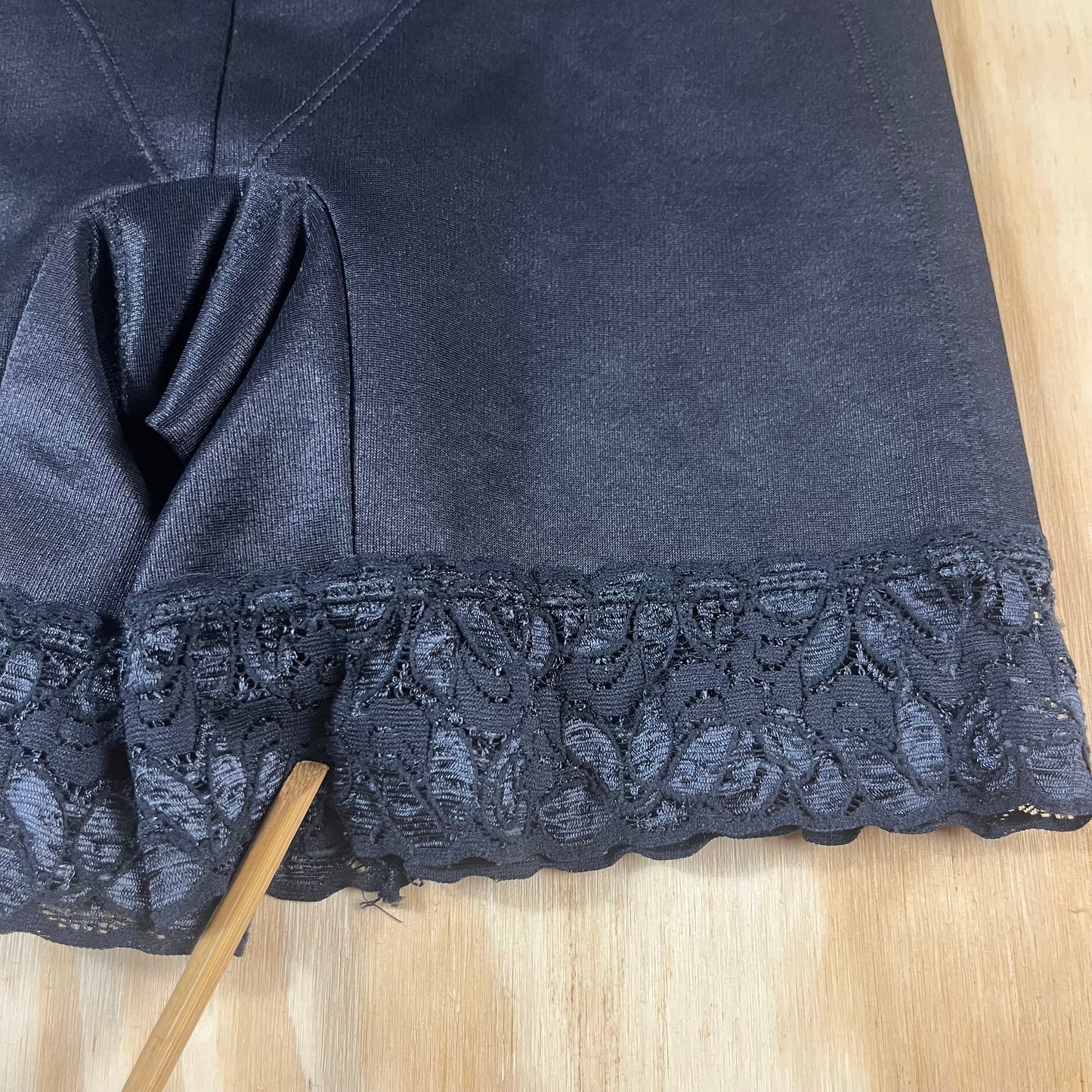 preloved Miraclesuit lace trim shapewear shorts - S/M