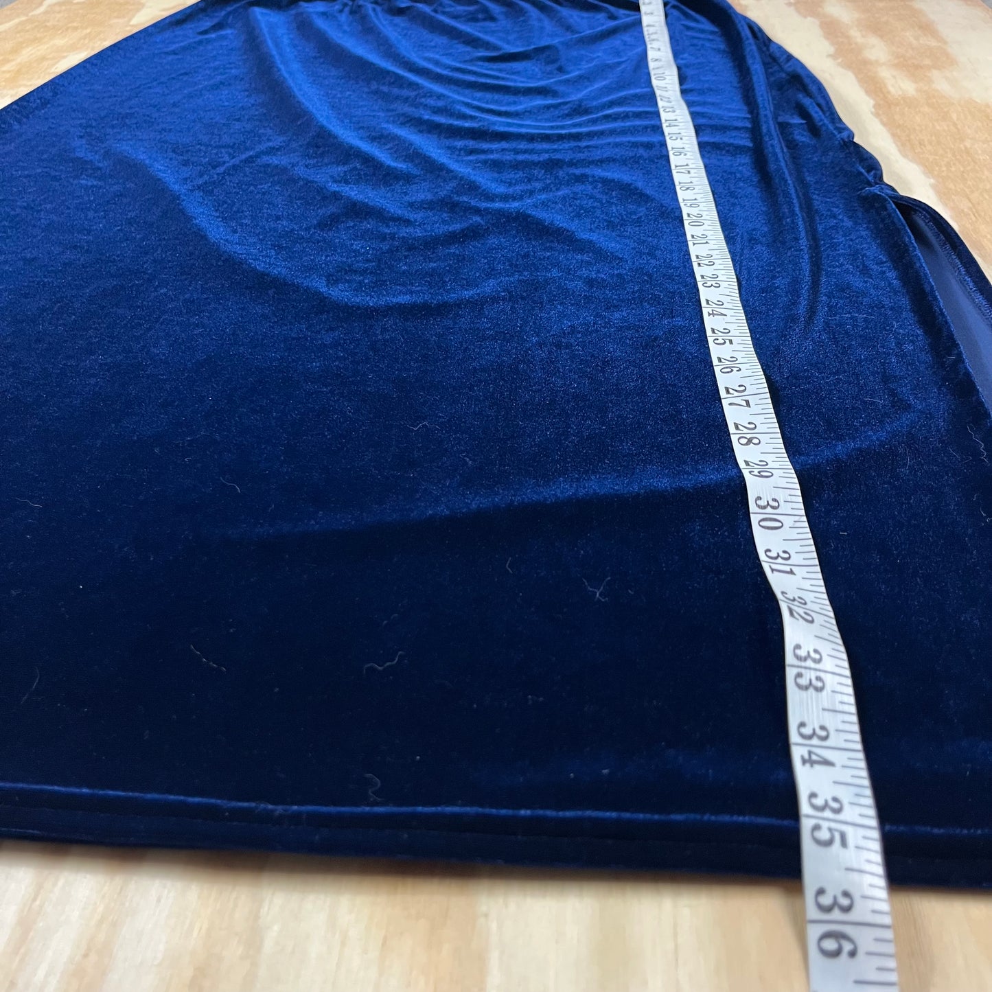 90s VTG blue velvet maxi skirt - L/XL