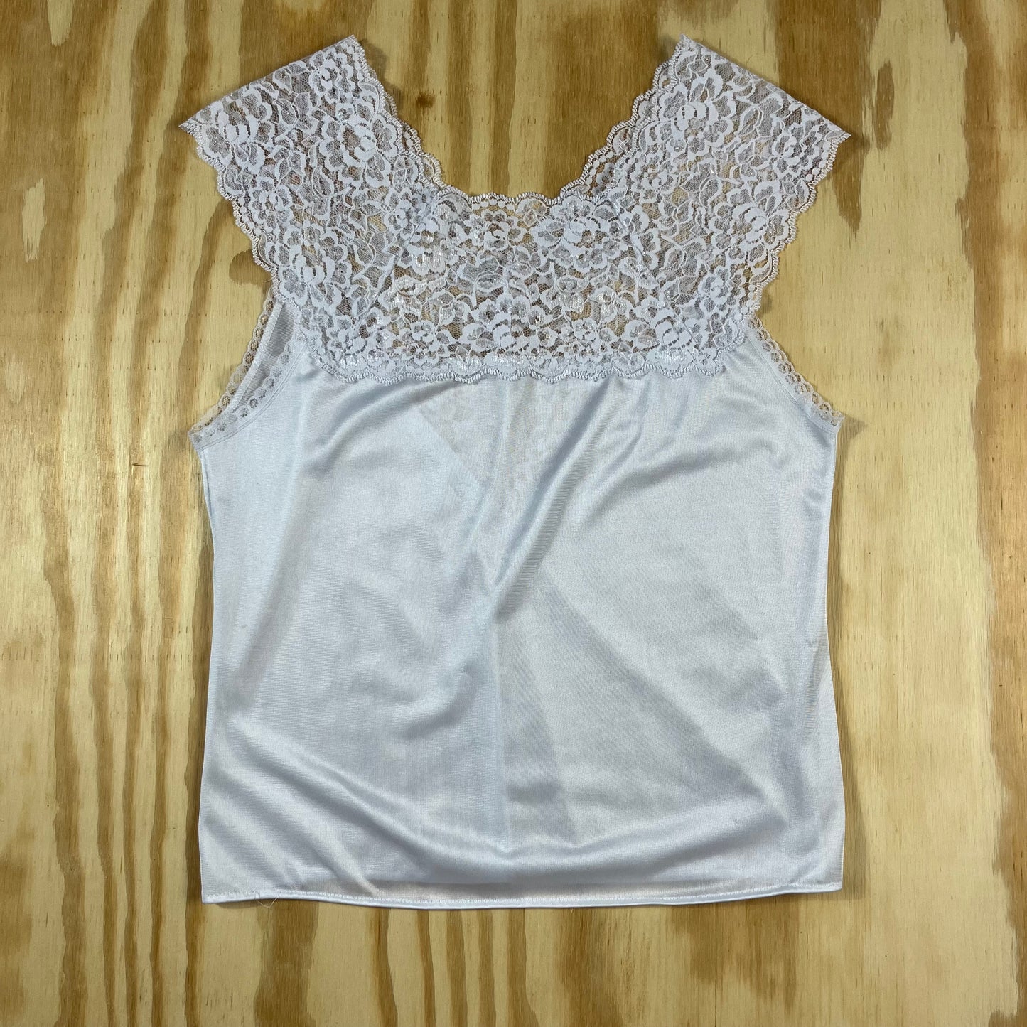 90s VTG lace strap v neck camisole tank - XS/S