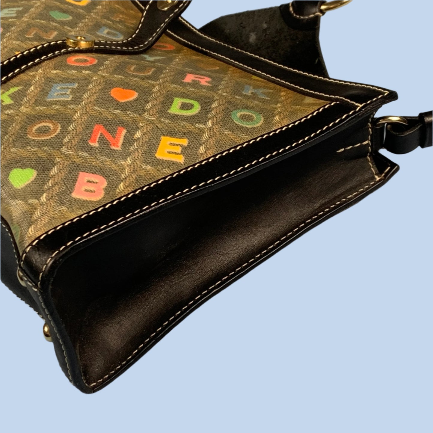 Y2K VTG Dooney & Bourke purse - size S/M