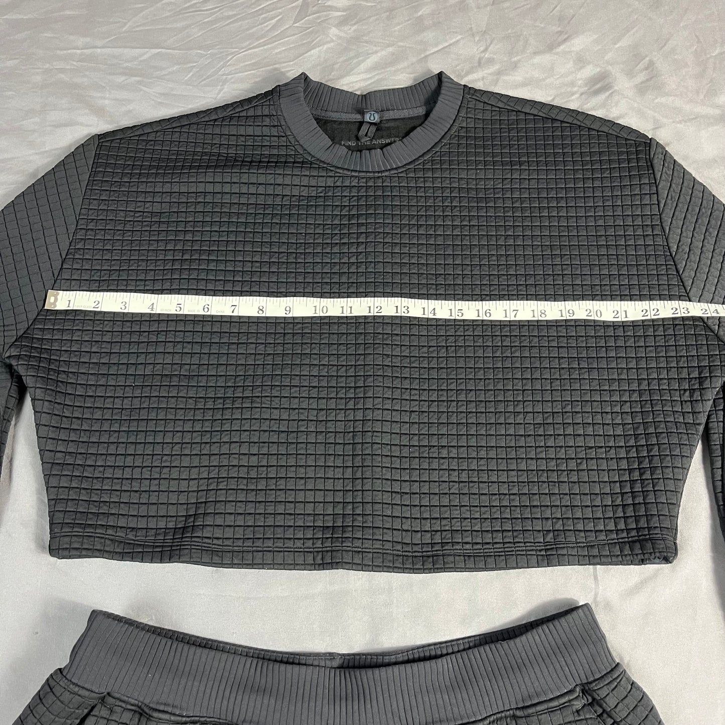 preloved Lululemon Lab quilted cropped long sleeve + jogger set -  M/L