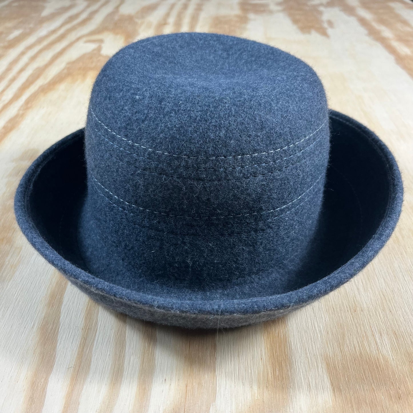 90s VTG Liz Claiborne charcoal wool cloche hat - O/S