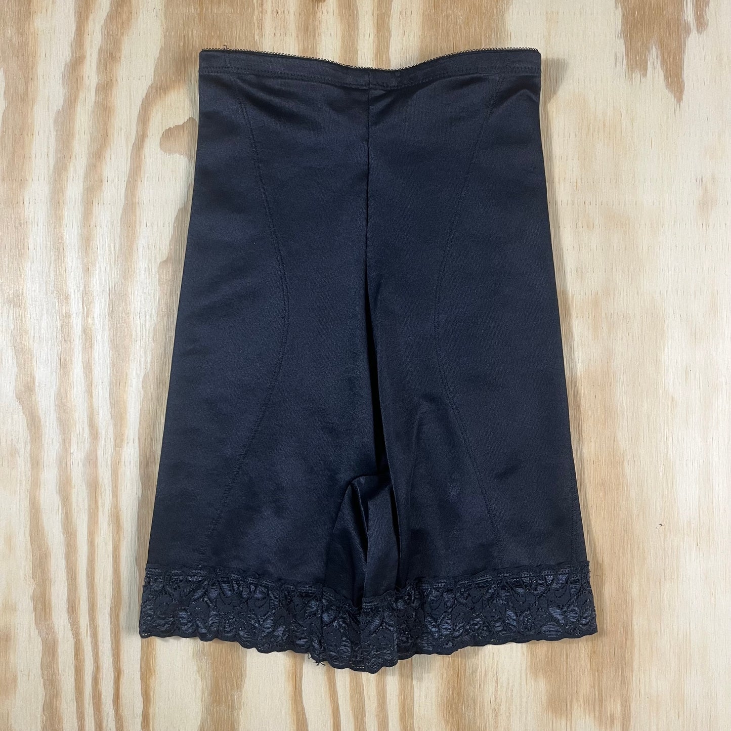 preloved Miraclesuit lace trim shapewear shorts - S/M