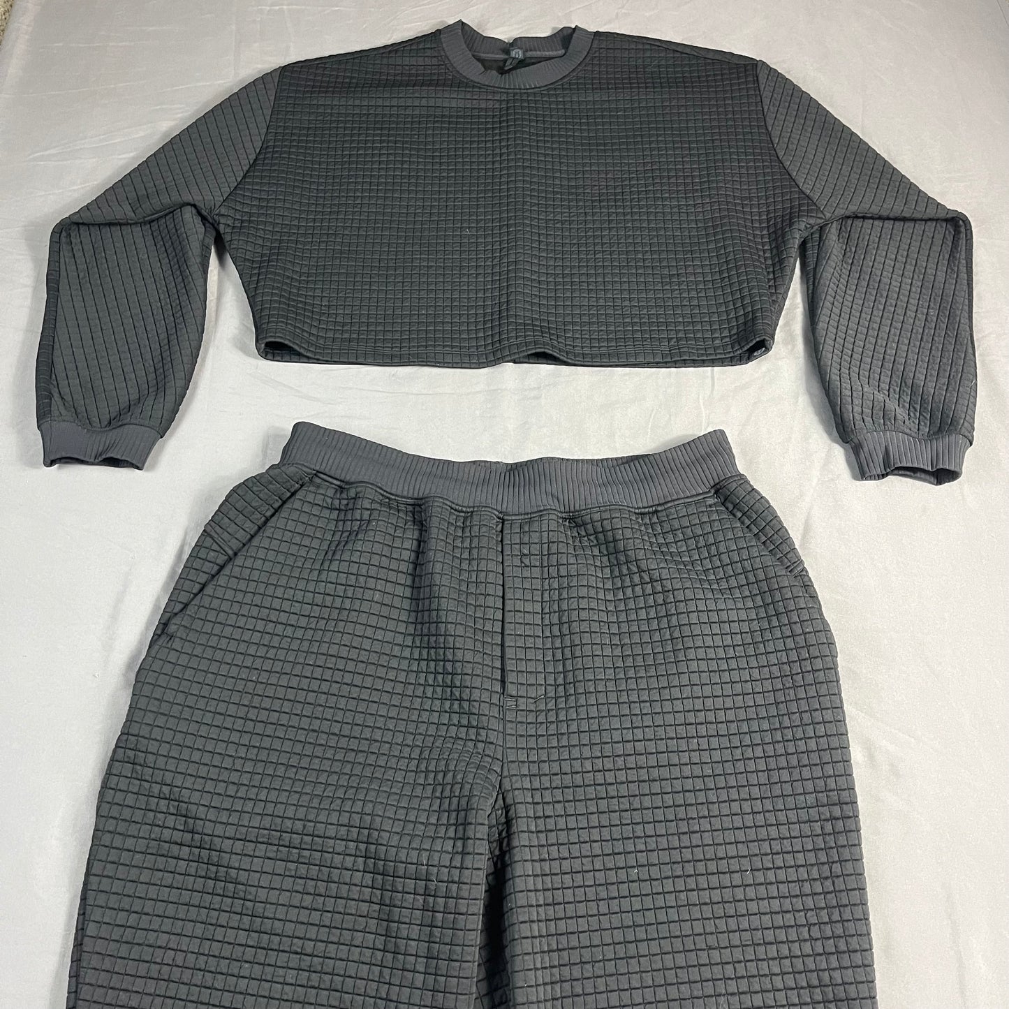 preloved Lululemon Lab quilted cropped long sleeve jogger set -  M/L