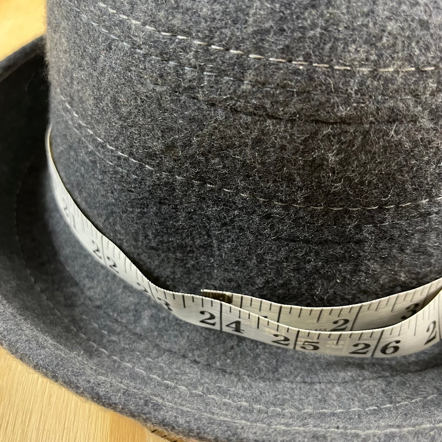 90s VTG Liz Claiborne charcoal wool cloche hat - O/S