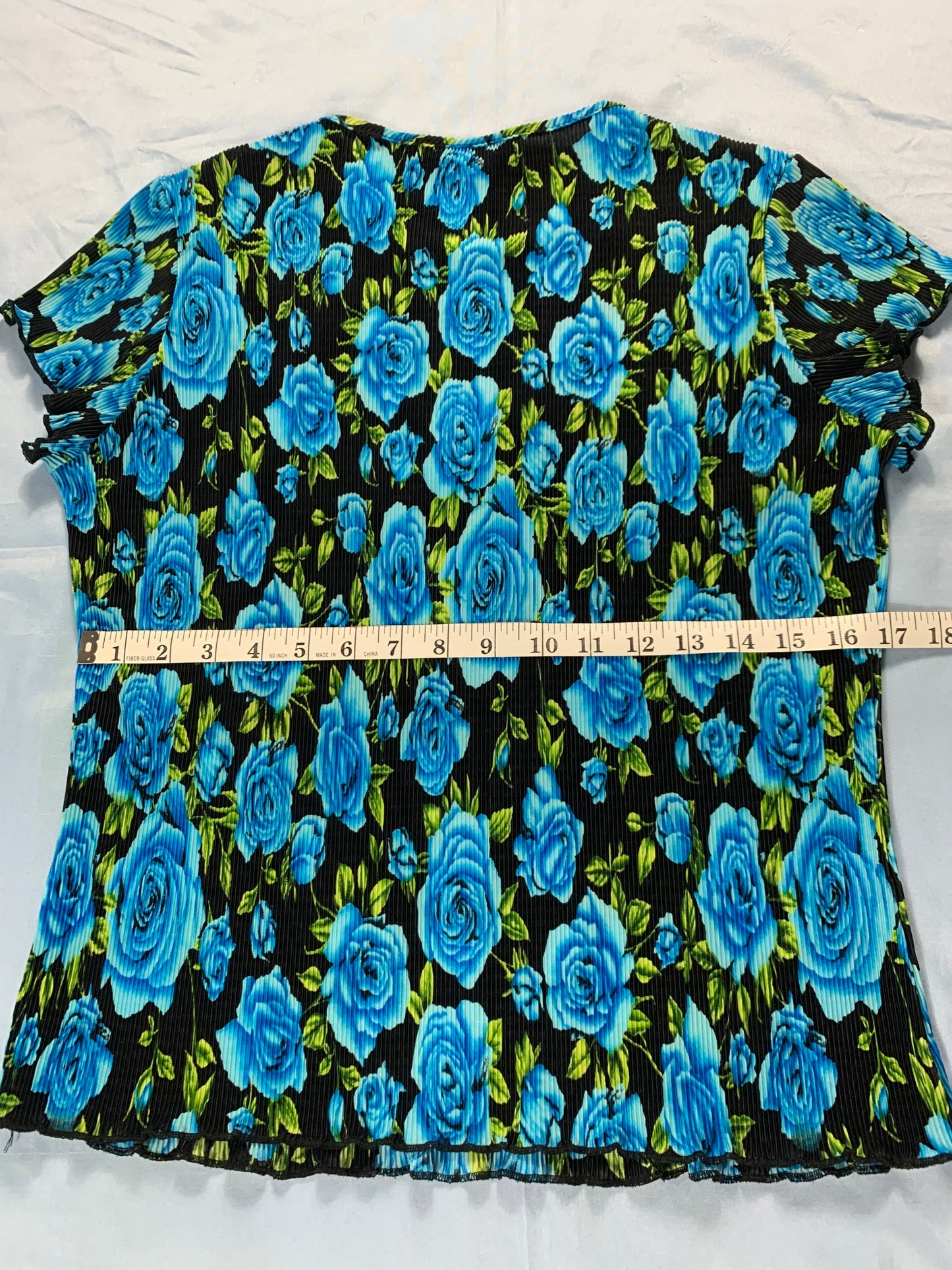 90s Y2K crinkle short sleeve top - size L/XL