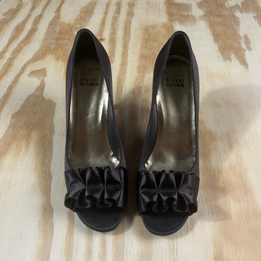 preloved Stuart Weitzman satin ruffle peep-toe pumps - 8.5W