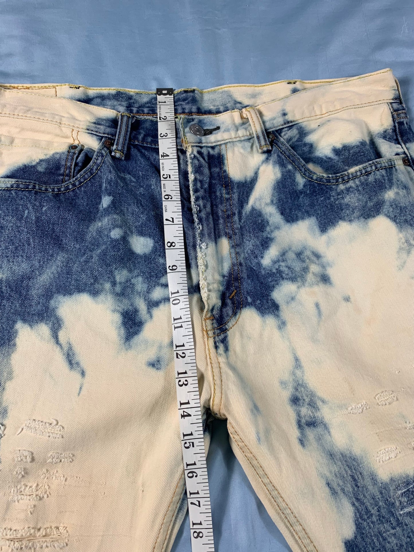 reworked Levi's custom bleach dye bermuda jorts - L/XL