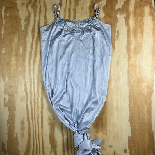90s VTG Vanity Fair Antron III blue embroidered slip - S/M
