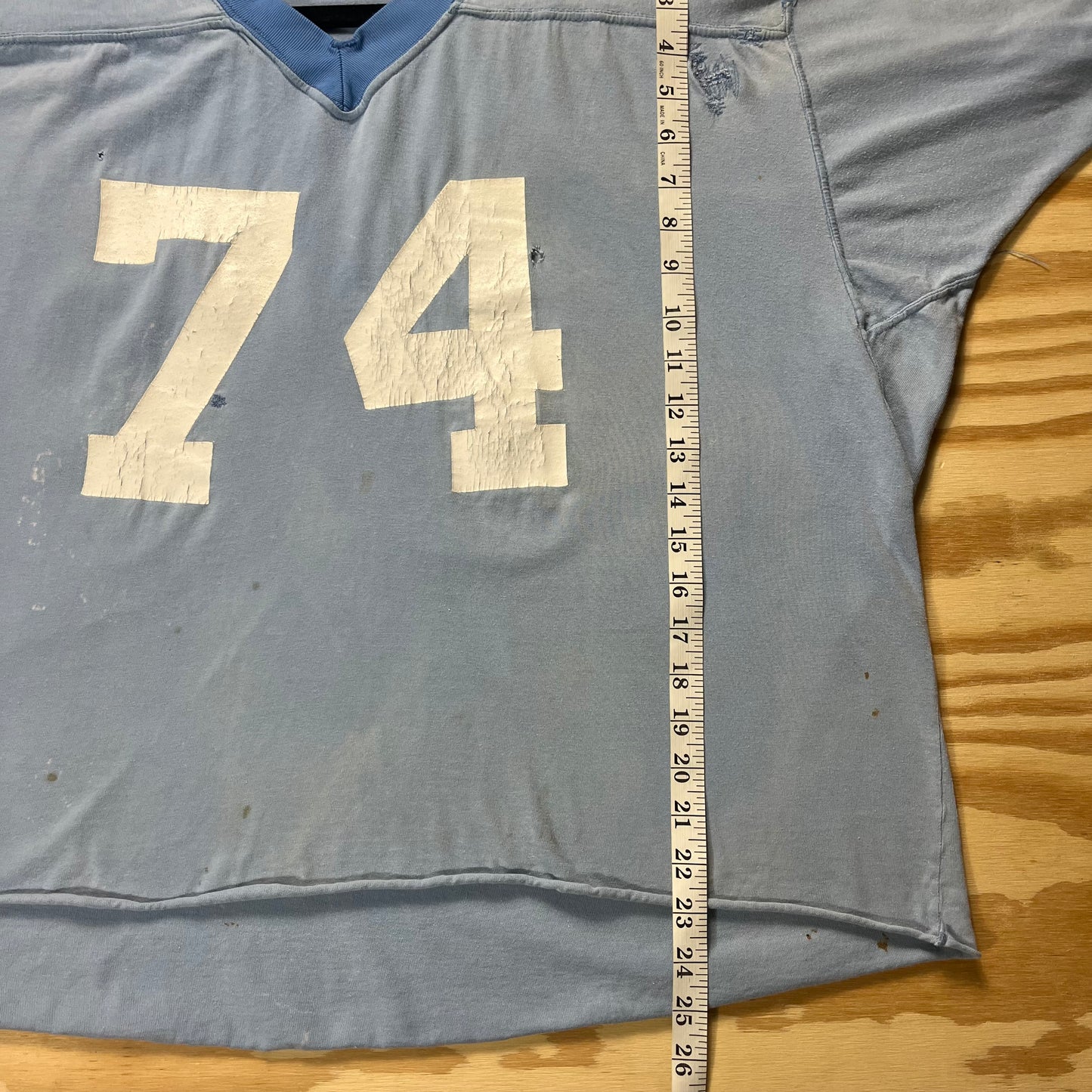 80s VTG thrashed cropped faded blue football jersey - XL/XXL