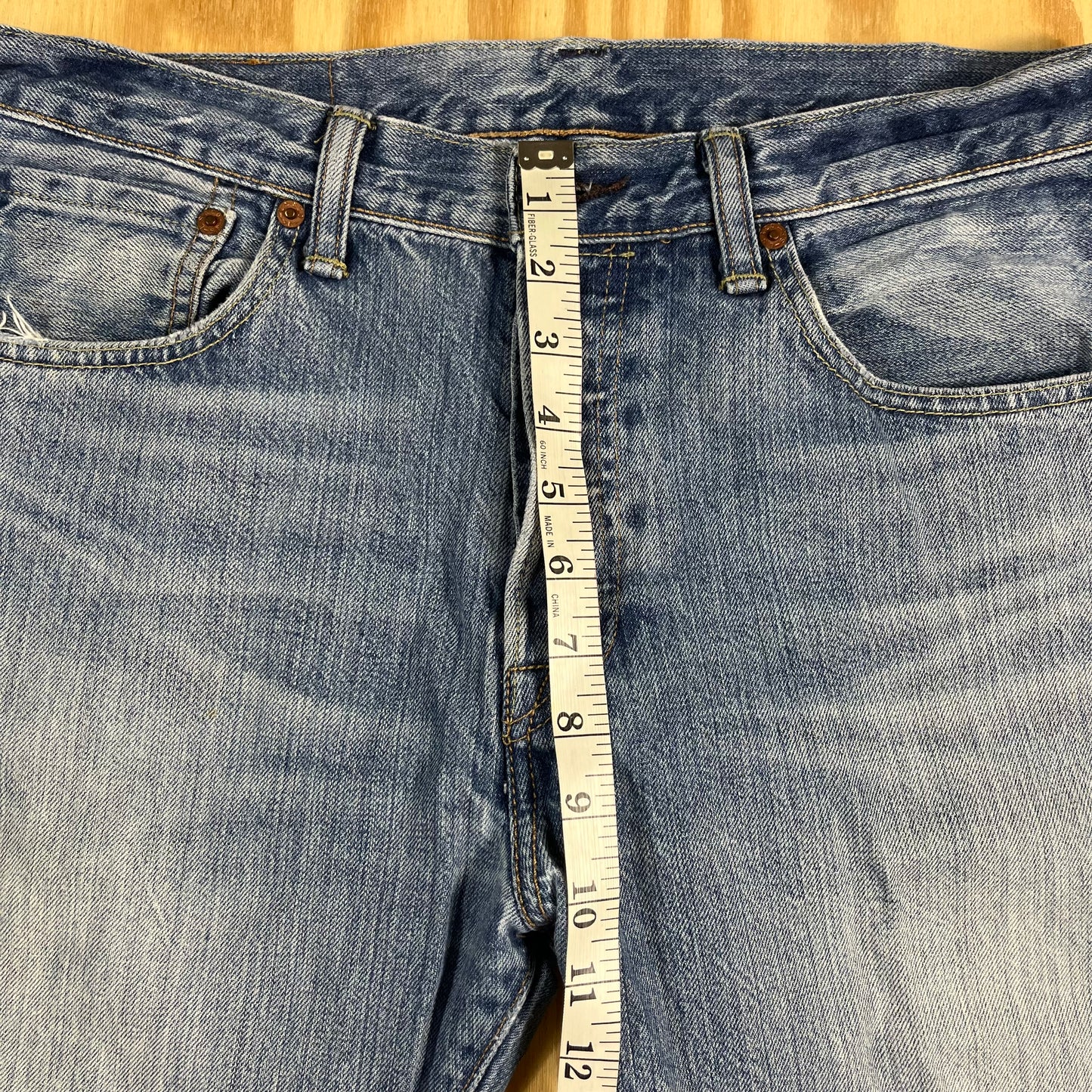 preloved Levi's 501 medium wash straight leg button fly jeans - 32x32