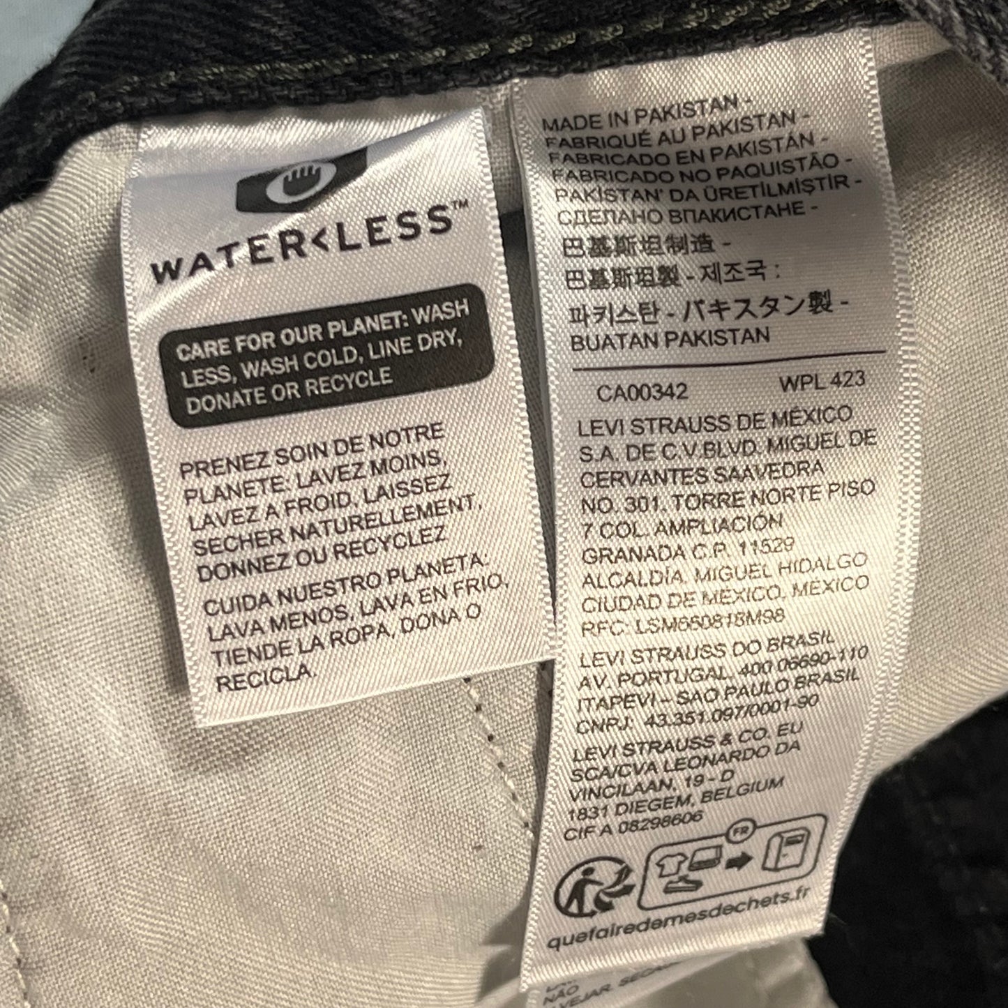 preloved Levi's Premium "Ribcage" wide leg jeans - 34x34