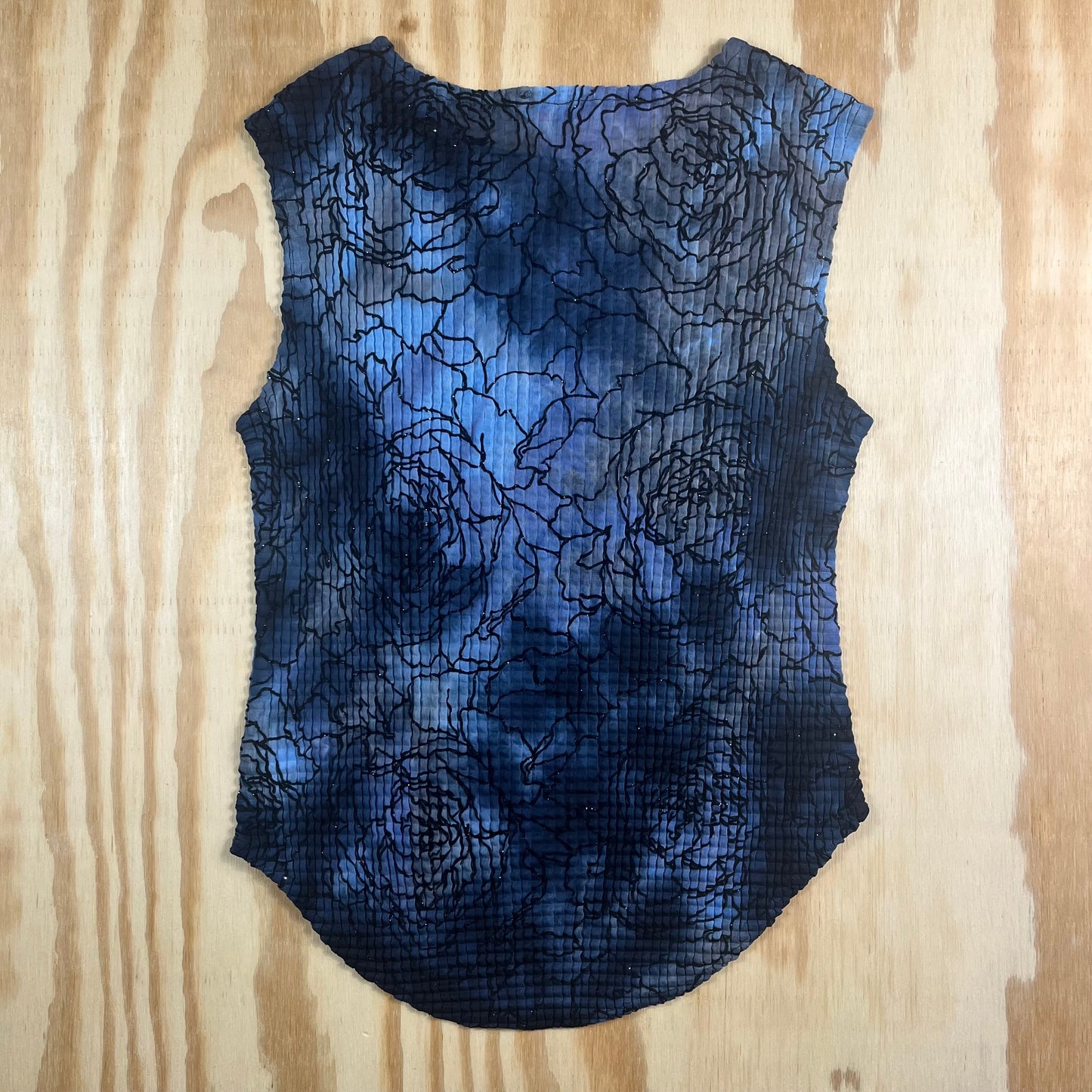 Y2K VTG Kisca by Komarov crinkle pleated floral mesh top - S/M