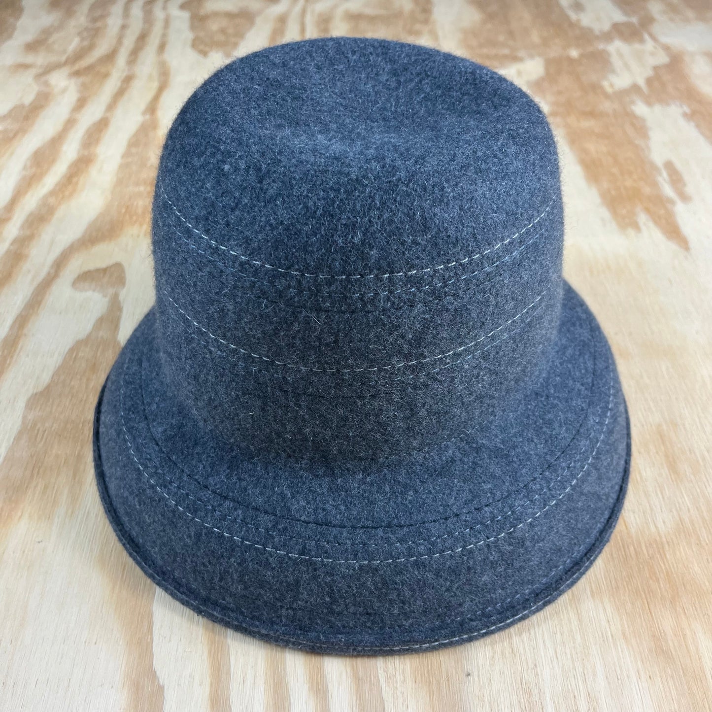 90s VTG Liz Claiborne charcoal wool cloche hat - O/S