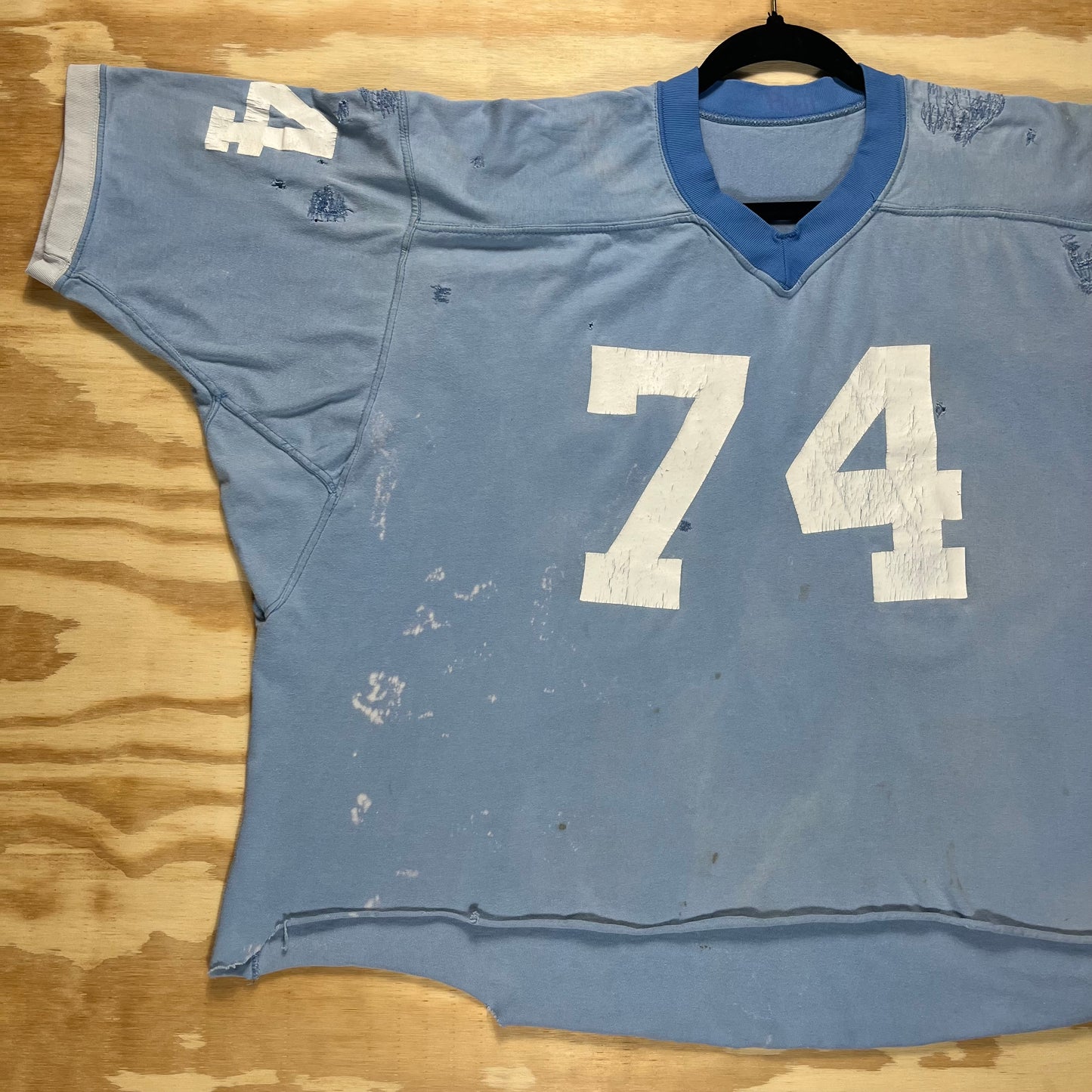 80s VTG thrashed cropped faded blue football jersey - XL/XXL