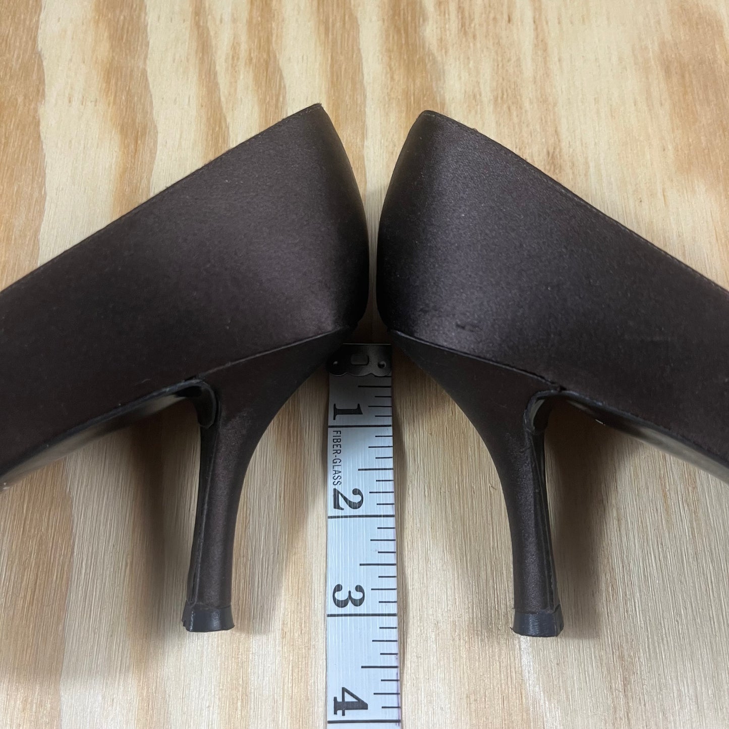 preloved Stuart Weitzman satin ruffle peep-toe pumps - 8.5W