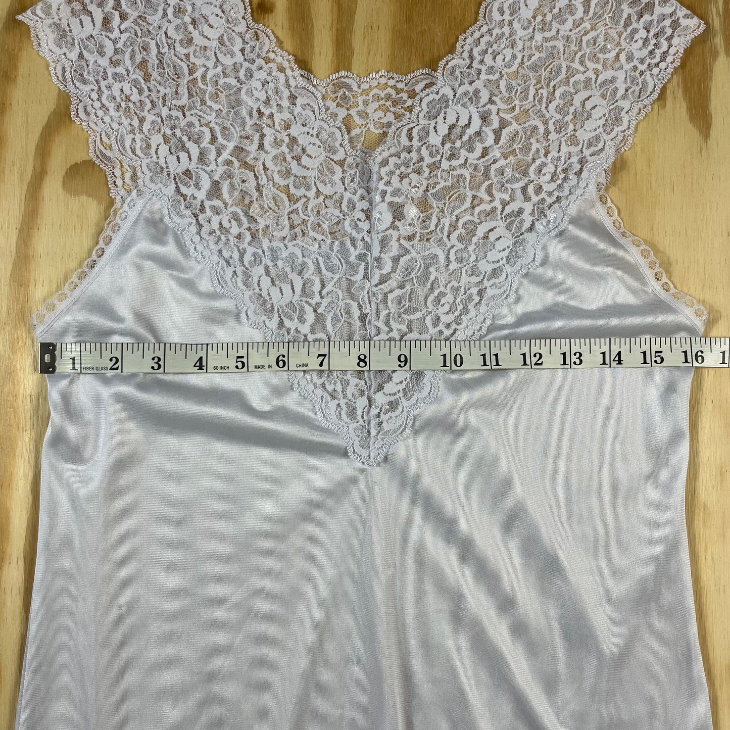 90s VTG lace strap v neck camisole tank - XS/S