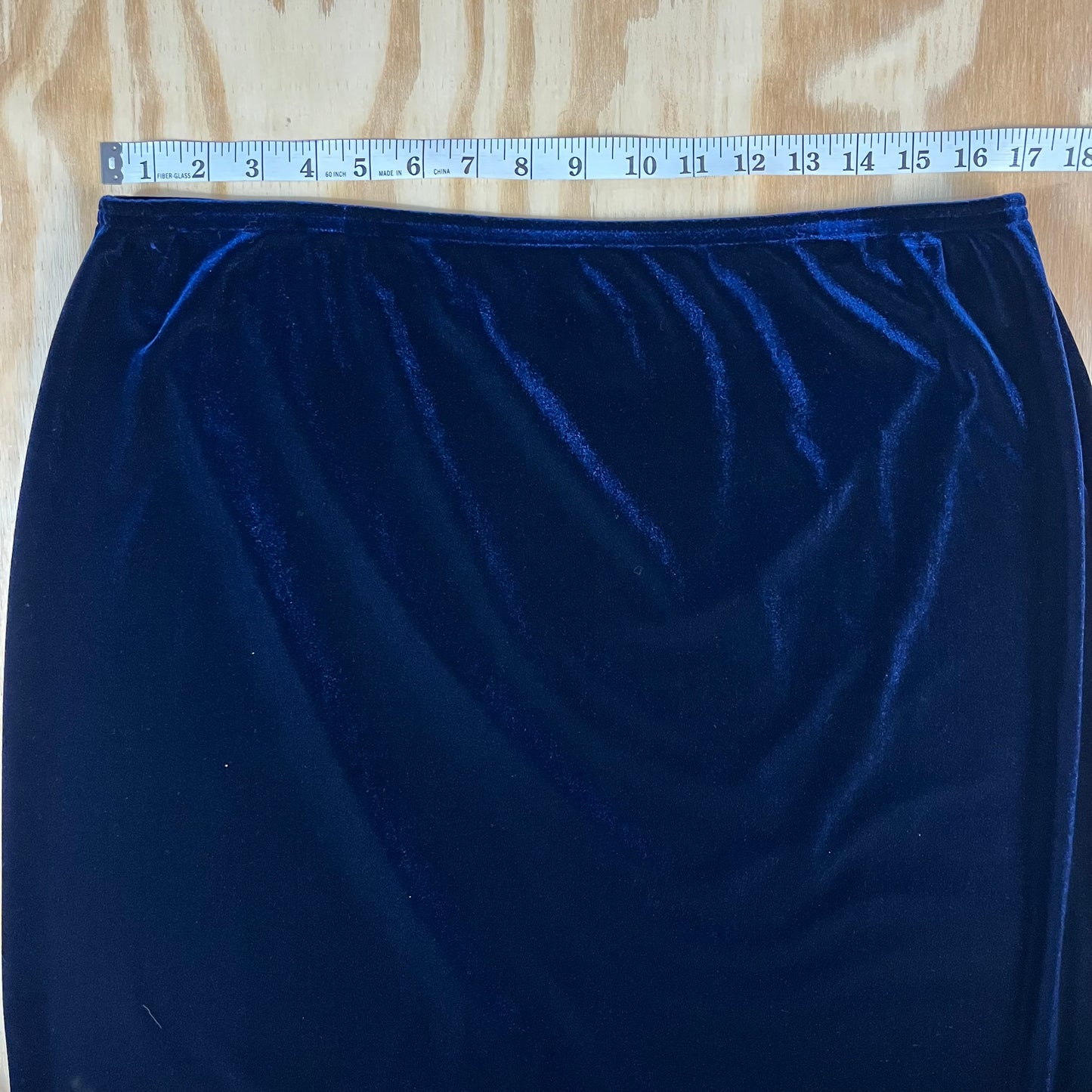 90s VTG blue velvet maxi skirt - L/XL