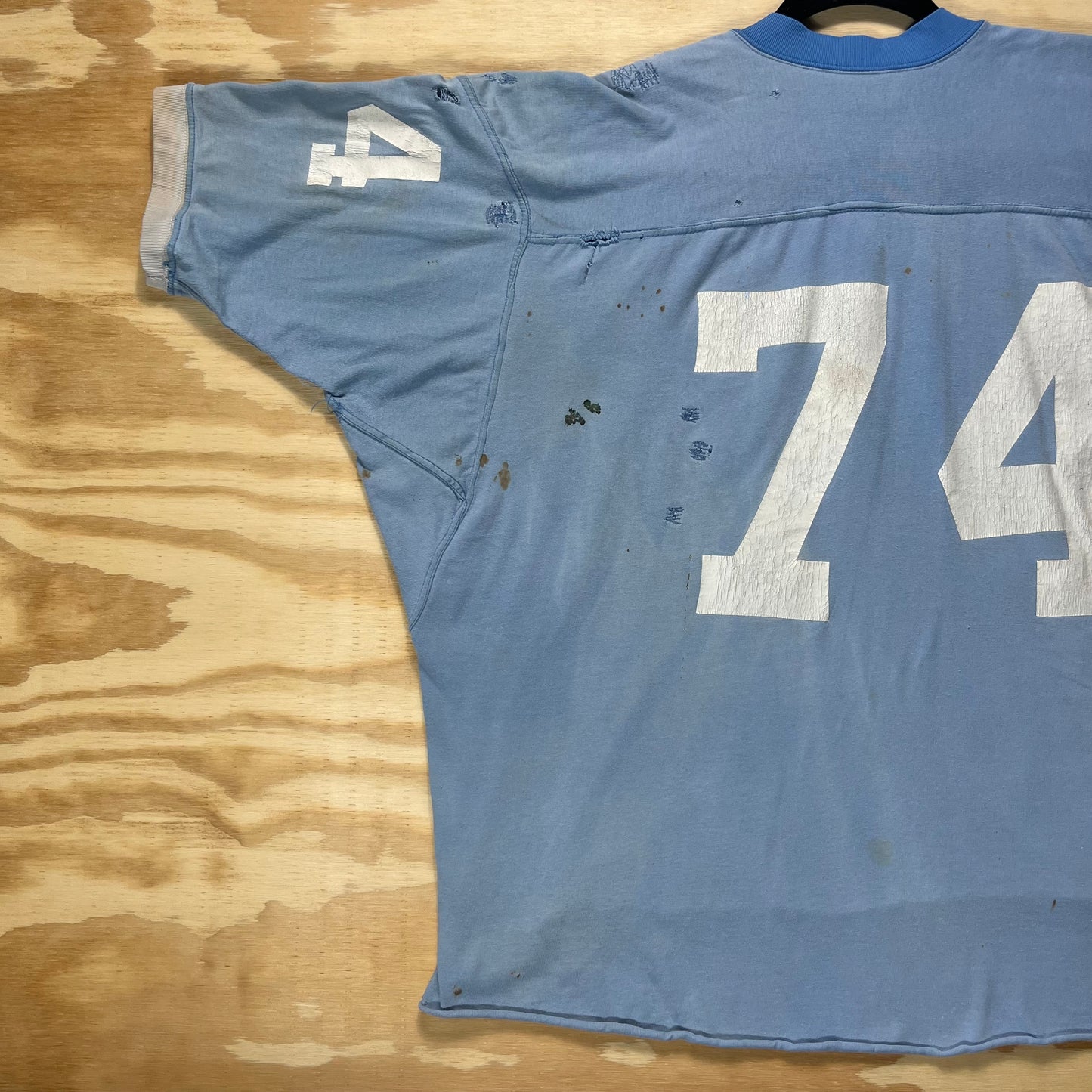 80s VTG thrashed cropped faded blue football jersey - XL/XXL